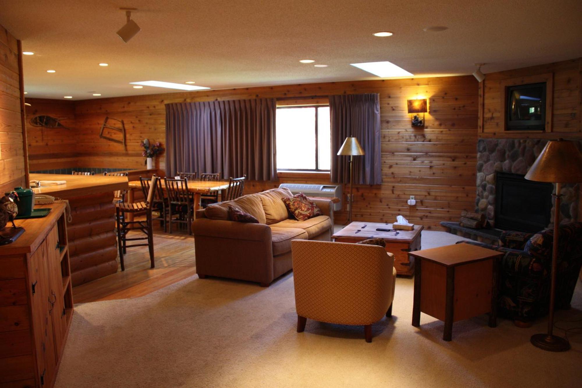 The Lodge At Crooked Lake Siren 객실 사진