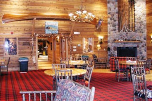 The Lodge At Crooked Lake Siren 레스토랑 사진